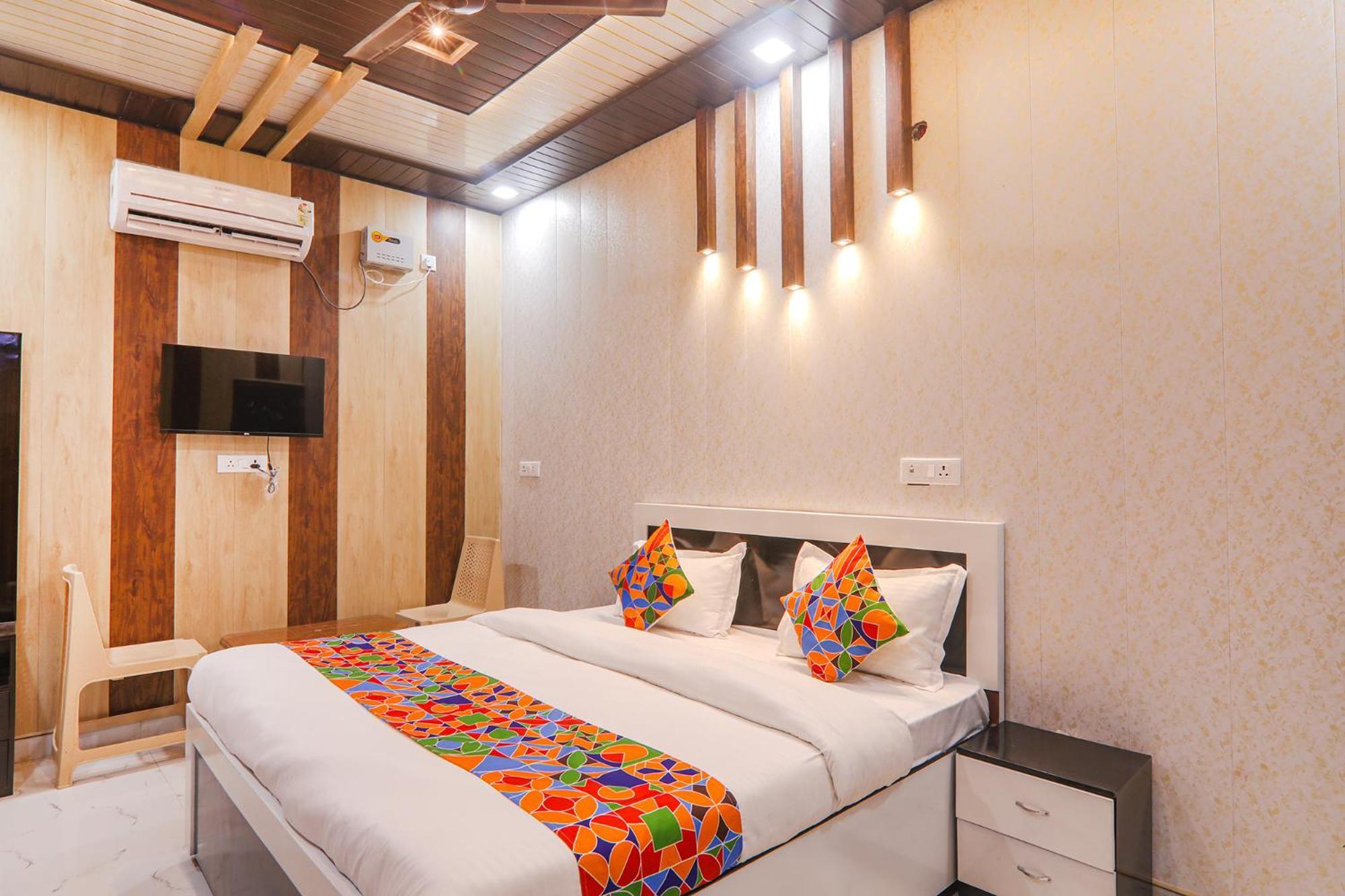 Fabhotel Uma Yugul Ayodhya Екстер'єр фото