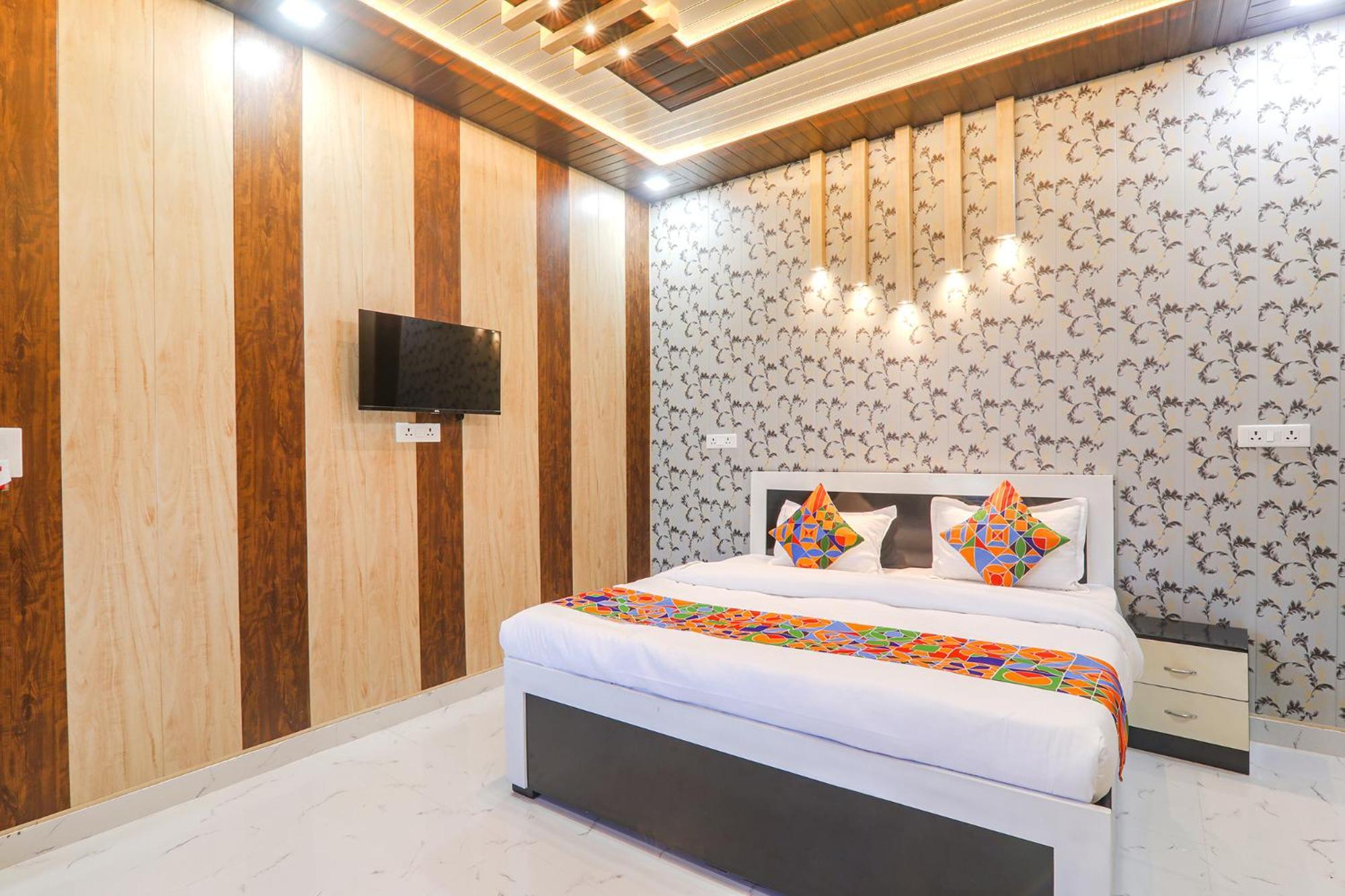 Fabhotel Uma Yugul Ayodhya Екстер'єр фото