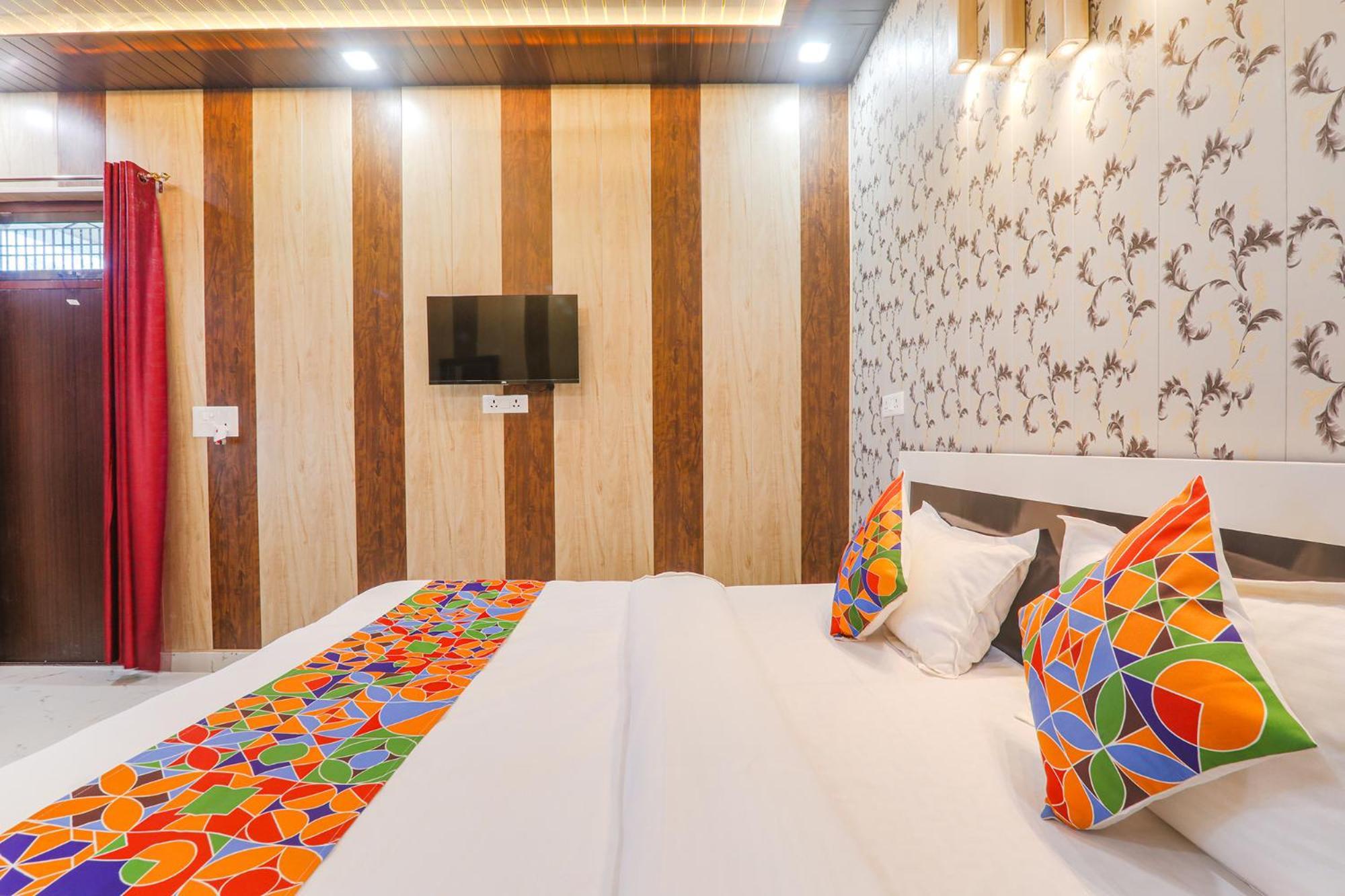 Fabhotel Uma Yugul Ayodhya Екстер'єр фото