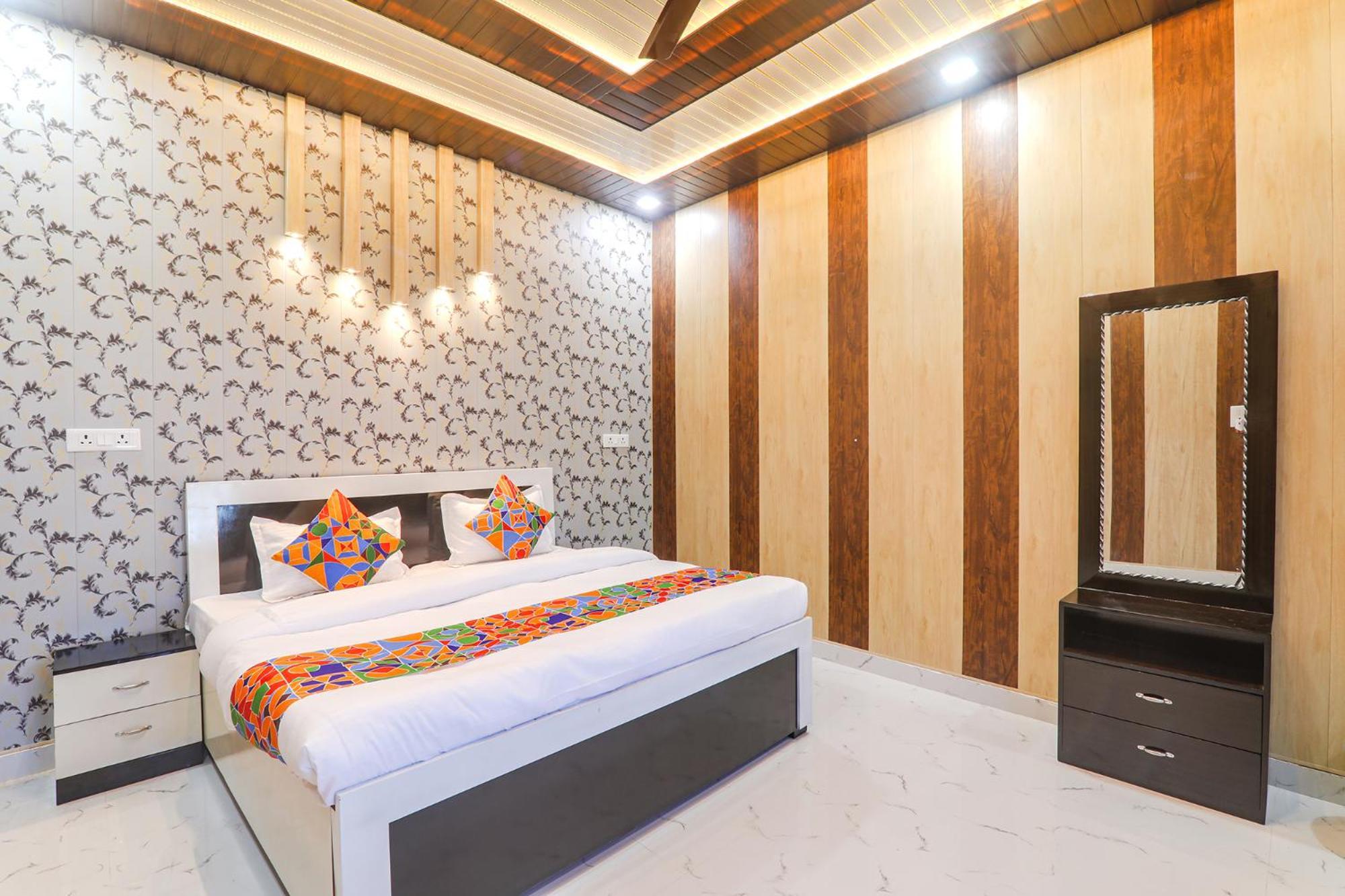 Fabhotel Uma Yugul Ayodhya Екстер'єр фото